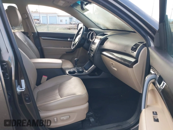 2013 Kia Sorento EX with VIN 5XYKUDA66DG422796, listed as a IAAI auction lot 41557980 with 1 mi miles. Bid and sale history available at carsss.com. Image 5.