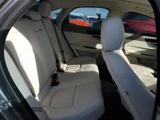 2016 Jaguar XF 35t Prestige z VIN SAJBK4BV8GCY18346, wystawiony jako Copart lot #46985125 z przebiegiem 89 484 mil mil oraz Szkoda całkowita • Salvage title. Historia ofert i sprzedaży dostępna na DreamBid. Obrazek 10.