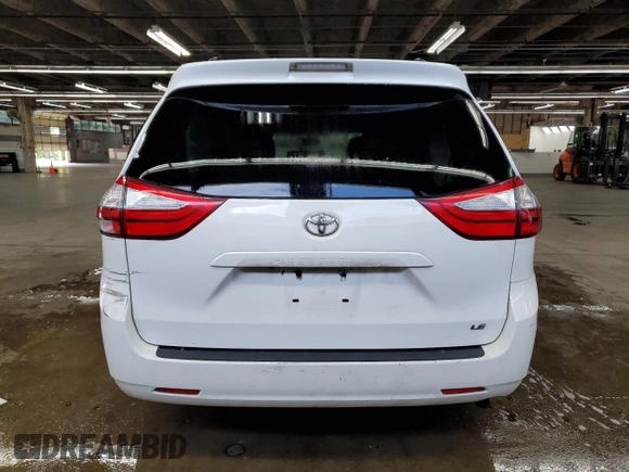 2016 Toyota Sienna LE AAS z VIN 5TDKK3DCXGS713844, wystawiony jako Copart lot #63814045 z przebiegiem 197 484 mil mil oraz Czysty tytuł • Clean title. Historia ofert i sprzedaży dostępna na DreamBid. Obrazek 6.