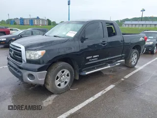 2012 Toyota Tundra z VIN 5TFRM5F15CX040630, wystawiony jako IAAI lot #42213728 z przebiegiem 242 469 mil mil oraz . Historia ofert i sprzedaży dostępna na DreamBid. Obrazek 2.