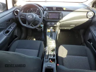 2024 Nissan Versa S z VIN 3N1CN8DV8RL847581, wystawiony jako Copart lot #47555985 z przebiegiem 26 000 mil mil oraz Szkody całkowita. Historia ofert i sprzedaży dostępna na DreamBid. Obrazek 8.