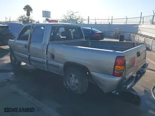 2002 Chevrolet Silverado 1500 Work Truck with VIN 2GCEC19X421128719, listed as a IAAI auction lot 41313020 with 1 mi miles. Bid and sale history available at carsss.com. Image 3.
