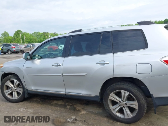 2013 Toyota Highlander Limited with VIN 5TDYK3EH7DS105327, listed as a IAAI auction lot 42097629 with 208,787 mi miles and . Bid and sale history available at DreamBid. Image 14.