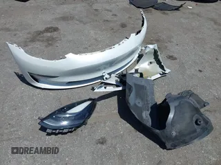 2022 Tesla Model 3 Long Range z VIN 5YJ3E1EB4NF163001, wystawiony jako IAAI lot #42211705 z przebiegiem 53 487 mil mil oraz . Historia ofert i sprzedaży dostępna na DreamBid. Obrazek 12.