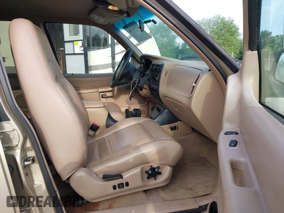 1999 Ford Explorer XLT with VIN 1FMZU34E3XUA80301, listed as a IAAI auction lot 42094304 with 145,373 mi miles and . Bid and sale history available at DreamBid. Image 5.