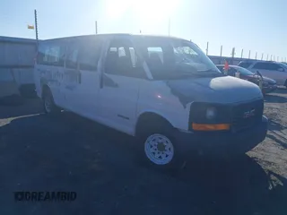 2005 GMC Savana z VIN 1GJHG39U351150281, wystawiony jako IAAI lot #41489566 z przebiegiem 141 099 mil mil oraz . Historia ofert i sprzedaży dostępna na DreamBid. Obrazek 1.