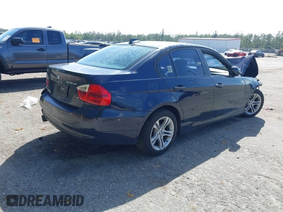 2008 BMW 3 Series 328xi z VIN WBAVC93538K056827, wystawiony jako IAAI lot #41646425 z przebiegiem Nie podano mil oraz . Historia ofert i sprzedaży dostępna na DreamBid. Obrazek 4.
