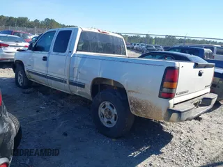 2000 Chevrolet Silverado 1500 LS with VIN 2GCEK19V6Y1309699, listed as a IAAI auction lot 41870085 with 218,628 mi miles. Bid and sale history available at carsss.com. Image 3.