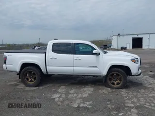 2018 Toyota Tacoma SR with VIN 3TMCZ5AN5JM125066, listed as a IAAI auction lot 41961168 with 88,497 mi miles. Bid and sale history available at carsss.com. Image 13.