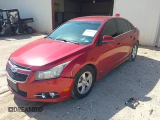 2014 Chevrolet Cruze 1LT z VIN 1G1PC5SB3E7237641, wystawiony jako IAAI lot #41991370 z przebiegiem 106 674 mil mil oraz . Historia ofert i sprzedaży dostępna na DreamBid. Obrazek 2.