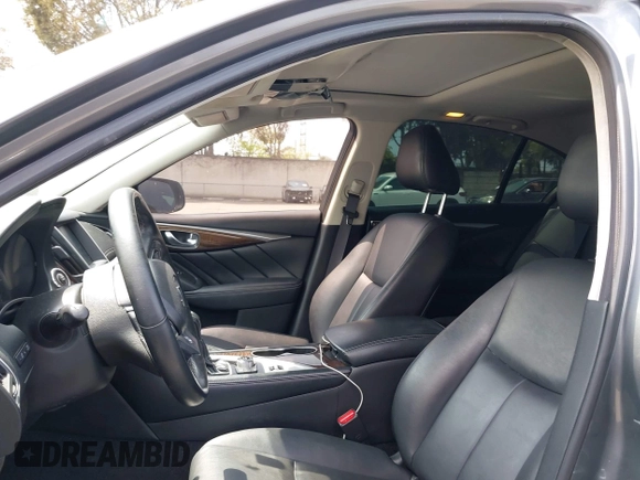 2019 Infiniti Q50 3.0t LUXE with VIN JN1EV7AP5KM519569, listed as a IAAI auction lot 42078137 with 134,486 mi miles. Bid and sale history available at carsss.com. Image 18.