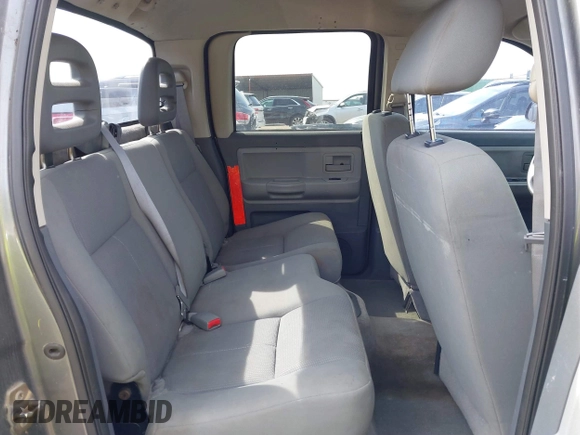 2006 Dodge Dakota SLT with VIN 1D7HW48N96S689743, listed as a IAAI auction lot 41772735 with 258,532 mi miles. Bid and sale history available at carsss.com. Image 8.