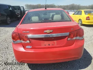 2014 Chevrolet Cruze 2LT z VIN 1G1PE5SB5E7296006, wystawiony jako Copart lot #49994605 z przebiegiem 83 265 mil mil oraz Szkoda całkowita • Salvage title. Historia ofert i sprzedaży dostępna na DreamBid. Obrazek 6.