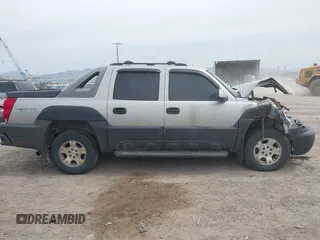 2005 Chevrolet Avalanche LS with VIN 3GNEK12TX5G247758, listed as a IAAI auction lot 42433210 with 183,046 mi miles and . Bid and sale history available at DreamBid. Image 14.