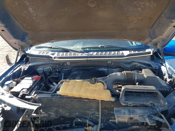 2015 Ford F-150 XLT with VIN 1FTEW1EG9FKE71674, listed as a IAAI auction lot 41635657 with 89,713 mi miles. Bid and sale history available at carsss.com. Image 10.