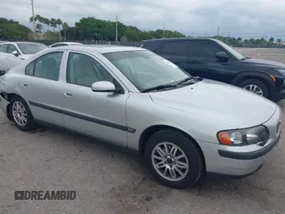 2004 Volvo S60 с VIN YV1RS61T842410353, выставлен на аукционе IAAI как лот 41880811 с пробегом 94 697 миль миль и . История ставок и продаж доступна на DreamBid. Изображение 1.