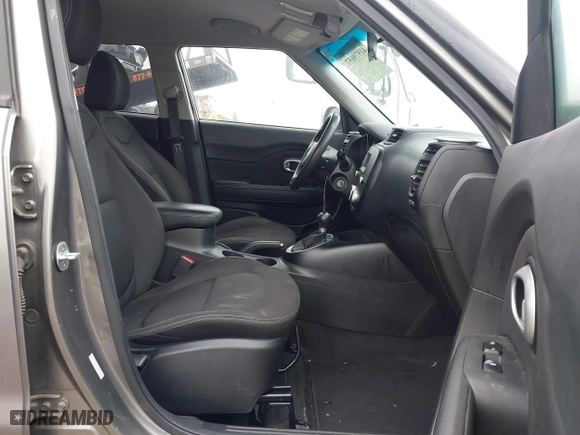 2015 Kia Soul with VIN KNDJN2A28F7219581, listed as a IAAI auction lot 41979657 with 172,688 mi miles. Bid and sale history available at carsss.com. Image 5.