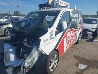 2017 Nissan NV200 S z VIN 3N6CM0KN2HK709802, wystawiony jako IAAI lot #40949324 z przebiegiem Nie podano mil oraz . Historia ofert i sprzedaży dostępna na DreamBid. Obrazek 17.