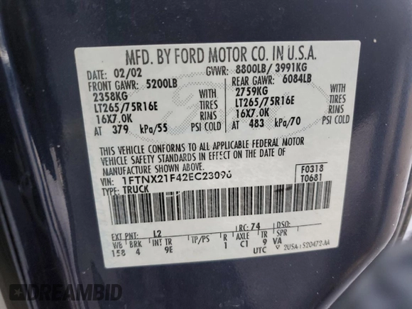 2002 Ford F-250 XL z VIN 1FTNX21F42EC23096, wystawiony jako Copart lot #46164805 z przebiegiem 74 890 mil mil oraz Szkoda całkowita • Salvage title. Historia ofert i sprzedaży dostępna na DreamBid. Obrazek 14.