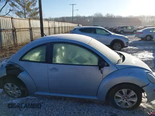 2009 Volkswagen New Beetle Coupe S with VIN 3VWPW31C99M509969, listed as a IAAI auction lot 41410110 with 190,473 mi miles. Bid and sale history available at carsss.com. Image 13.