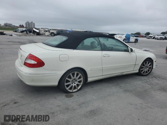 2007 Mercedes-Benz CLK 350 с VIN WDBTK56F37T082572, выставлен на аукционе Copart как лот 52861995 с пробегом 165 245 миль миль и Списание • Salvage title. История ставок и продаж доступна на DreamBid. Изображение 3.