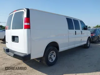 2021 Chevrolet Express Cargo with VIN 1GCWGBFP4M1286795, listed as a IAAI auction lot 42215514 with 117,335 mi miles and . Bid and sale history available at DreamBid. Image 4.