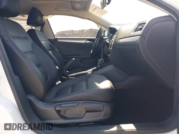 2017 Volkswagen Jetta SE with VIN 3VWDB7AJ4HM209596, listed as a IAAI auction lot 42608209 with 30,559 mi miles and . Bid and sale history available at DreamBid. Image 5.
