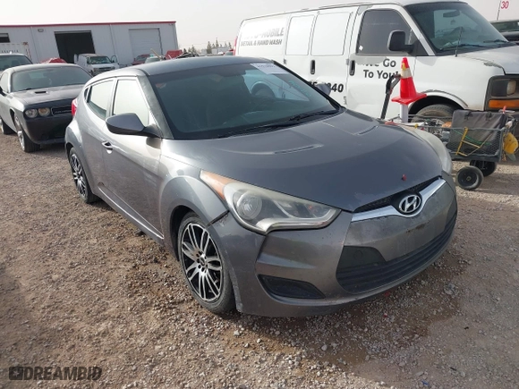 2015 Hyundai Veloster RE:FLEX with VIN KMHTC6AD1FU232984, listed as a IAAI auction lot 41570593 with 180,435 mi miles. Bid and sale history available at carsss.com. Image 1.