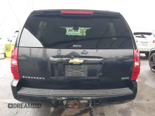 2011 Chevrolet Suburban LT with VIN 1GNSCJE01BR327933, listed as a IAAI auction lot 41813011 with 279,627 mi miles. Bid and sale history available at carsss.com. Image 16.