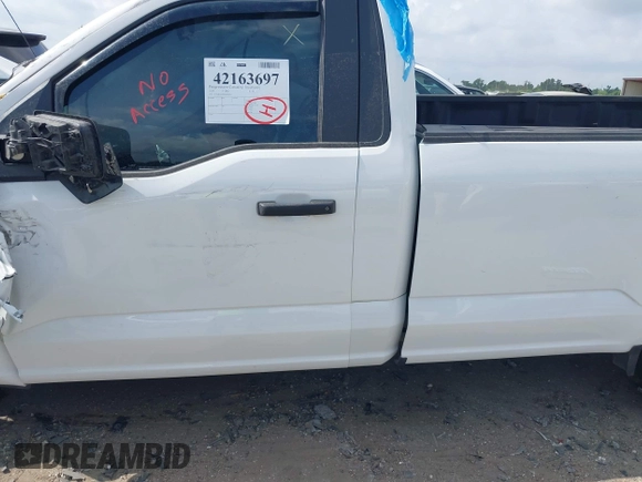 2024 Ford F-150 XL z VIN 1FTMF1KP0RKD49211, wystawiony jako IAAI lot #42163697 z przebiegiem Nie podano mil oraz . Historia ofert i sprzedaży dostępna na DreamBid. Obrazek 13.