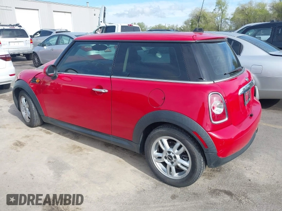2012 MINI Hardtop с VIN WMWSU3C53CT539928, выставлен на аукционе IAAI как лот 42060966 с пробегом 147 343 миль миль и . История ставок и продаж доступна на DreamBid. Изображение 3.