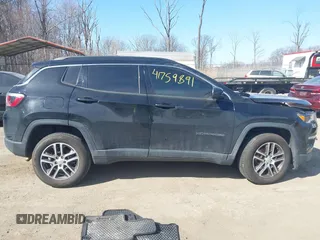 2018 Jeep Compass Altitude with VIN 3C4NJDBB2JT418914, listed as a IAAI auction lot 41759891 with 137,643 mi miles and . Bid and sale history available at carsss.com. Image 13.