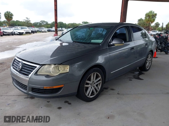 2008 Volkswagen Passat Komfort z VIN WVWJK73C18E227564, wystawiony jako IAAI lot #42251998 z przebiegiem 103 100 mil mil oraz . Historia ofert i sprzedaży dostępna na DreamBid. Obrazek 2.