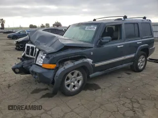 2008 Jeep Commander Overland with VIN 1J8HG68278C152920, listed as a Copart auction lot 42458325 with 204,395 mi miles and Salvage Title. Bid and sale history available at carsss.com. Image 1.