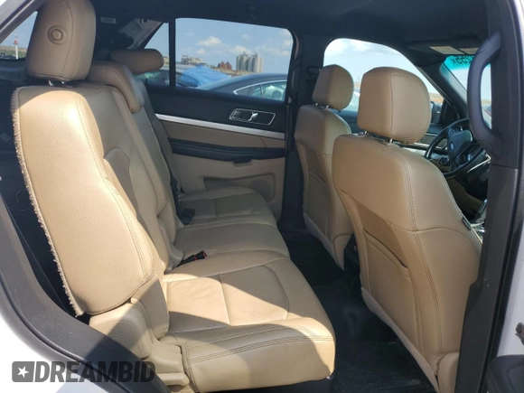 2017 Ford Explorer XLT z VIN 1FM5K7D88HGB49909, wystawiony jako Copart lot #59027255 z przebiegiem 133 536 mil mil oraz Szkoda całkowita • Salvage title. Historia ofert i sprzedaży dostępna na DreamBid. Obrazek 11.