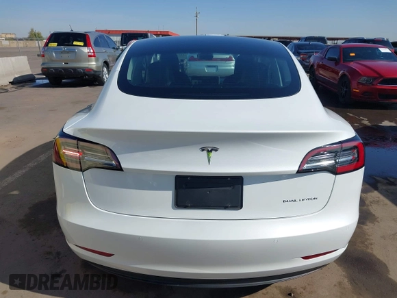 2021 Tesla Model 3 Long Range z VIN 5YJ3E1EB9MF006966, wystawiony jako IAAI lot #41976745 z przebiegiem 37 651 mil mil oraz . Historia ofert i sprzedaży dostępna na DreamBid. Obrazek 16.