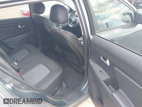 2015 Kia Sportage LX with VIN KNDPB3AC9F7737796, listed as a IAAI auction lot 41901318 with 109,625 mi miles and . Bid and sale history available at carsss.com. Image 8.