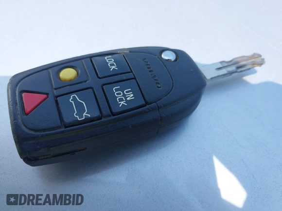 2004 Volvo V70 XC Cross Country with VIN YV1SZ59H441124920, listed as a IAAI auction lot 42456773 with 223,980 mi miles and . Bid and sale history available at DreamBid. Image 11.