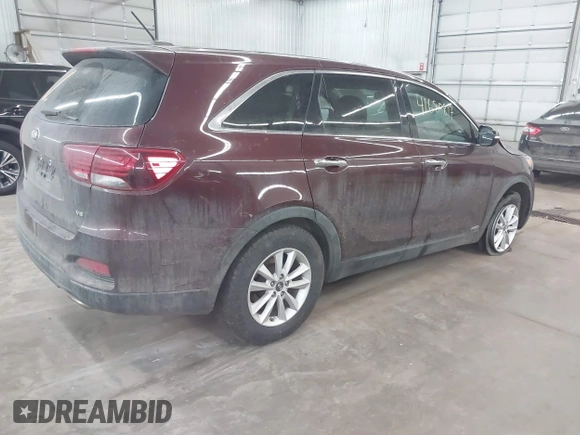 2019 Kia Sorento S V6 with VIN 5XYPGDA56KG483373, listed as a IAAI auction lot 41680817 with 91,970 mi miles. Bid and sale history available at carsss.com. Image 4.