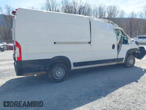 2025 Ram ProMaster Cargo Tradesman with VIN 3C6MRVJG1SE519849, listed as a IAAI auction lot 41782361 with 2,288 mi miles and . Bid and sale history available at DreamBid. Image 4.