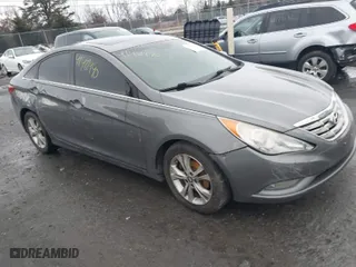2013 Hyundai Sonata SE with VIN 5NPEC4AC6DH600768, listed as a IAAI auction lot 41481940 with 128,921 mi miles. Bid and sale history available at carsss.com. Image 1.