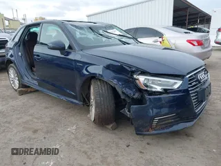 2017 Audi A3 e-tron Sportback Premium z VIN WAUUPBFF8HA079392, wystawiony jako IAAI lot #41707417 z przebiegiem 59 900 mil mil oraz . Historia ofert i sprzedaży dostępna na DreamBid. Obrazek 1.