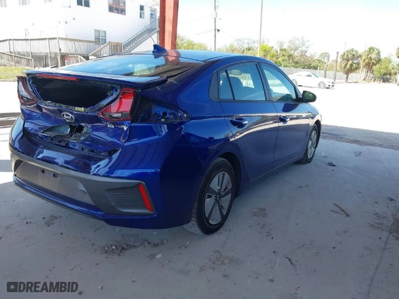 2020 Hyundai Ioniq Hybrid Blue with VIN KMHC65LC8LU241795, listed as a IAAI auction lot 41806566 with 63,774 mi miles. Bid and sale history available at carsss.com. Image 4.