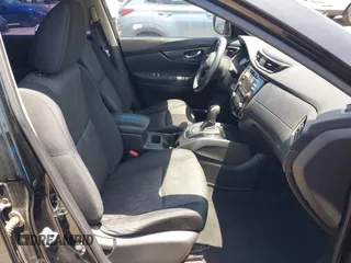 2017 Nissan Rogue S z VIN JN8AT2MT7HW381998, wystawiony jako IAAI lot #42384384 z przebiegiem 109 842 mil mil oraz . Historia ofert i sprzedaży dostępna na DreamBid. Obrazek 5.