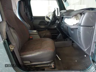 2000 Jeep Wrangler Sport with VIN 1J4FA49S8YP780104, listed as a IAAI auction lot 42095731 with Not provided miles and . Bid and sale history available at DreamBid. Image 5.