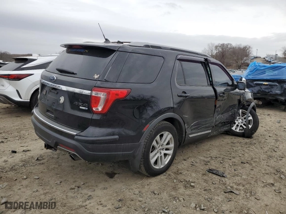 2018 Ford Explorer XLT with VIN 1FM5K8DH8JGA10942, listed as a Copart auction lot 47866425 with 92,997 mi miles and Salvage Title. Bid and sale history available at carsss.com. Image 3.