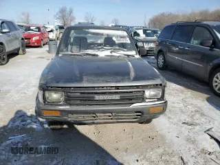 1990 Toyota Pickup z VIN JT4RN81R3L0056975, wystawiony jako Copart lot #88053235 z przebiegiem 144 149 mil mil oraz Tytuł czysty. Historia ofert i sprzedaży dostępna na DreamBid. Obrazek 5.