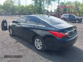2013 Hyundai Sonata GLS with VIN 5NPEB4AC0DH566457, listed as a IAAI auction lot 42230391 with 126,107 mi miles and . Bid and sale history available at carsss.com. Image 3.