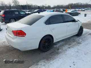 2012 Volkswagen Passat SE z VIN 1VWBN7A31CC044441, wystawiony jako IAAI lot #41390295 z przebiegiem 227 097 mil mil oraz . Historia ofert i sprzedaży dostępna na DreamBid. Obrazek 4.