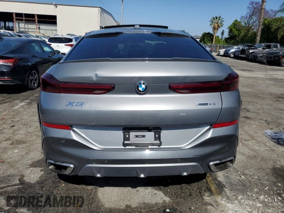 2025 BMW X6 xDrive40i z VIN 5UX33EX03S9X00132, wystawiony jako Copart lot #56373235 z przebiegiem Nie podano mil oraz Tytuł czysty. Historia ofert i sprzedaży dostępna na DreamBid. Obrazek 6.